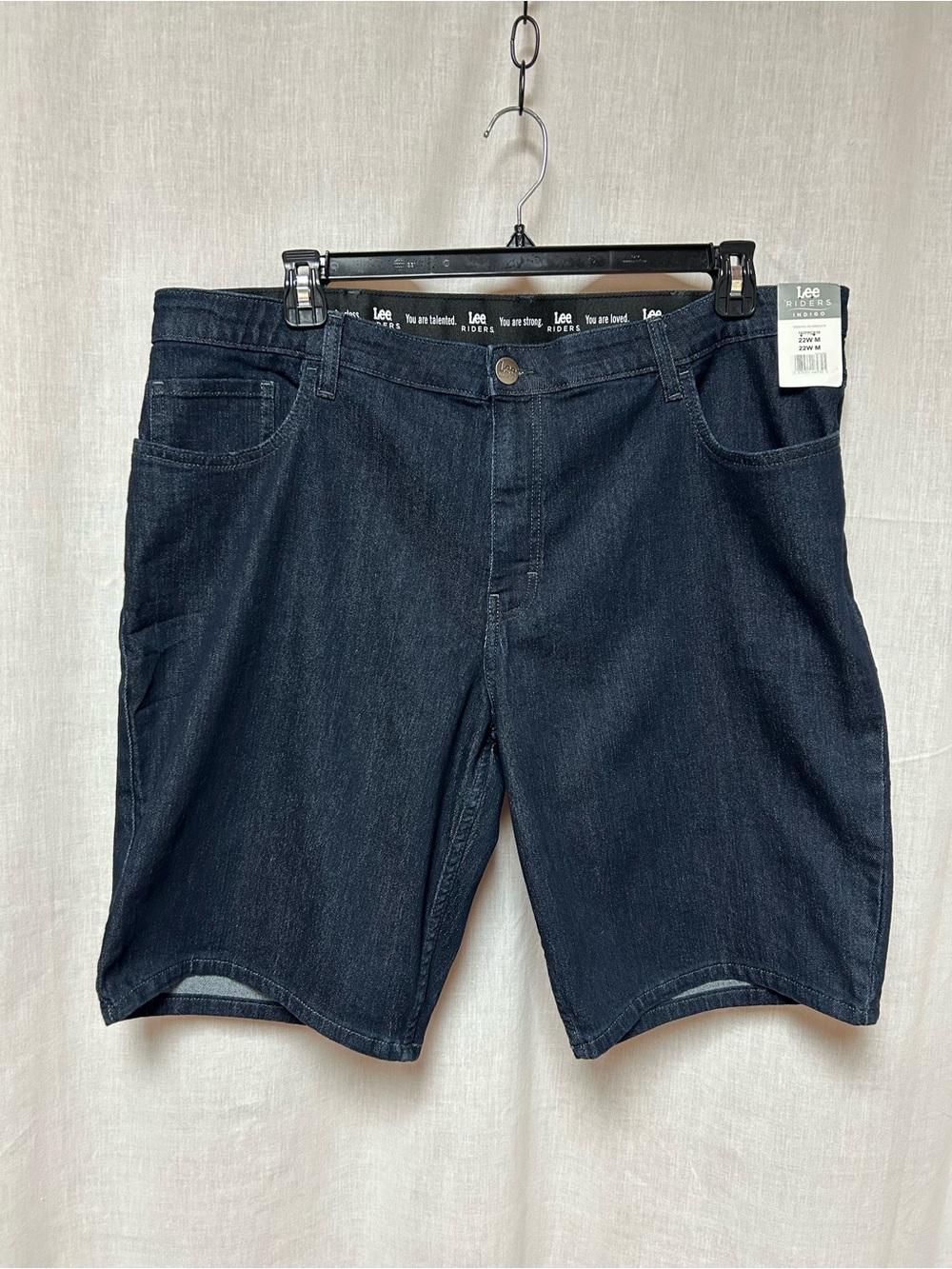 Lee Riders denim indigo Jeans Bermuda shorts size 22W color indigo NWT comfort